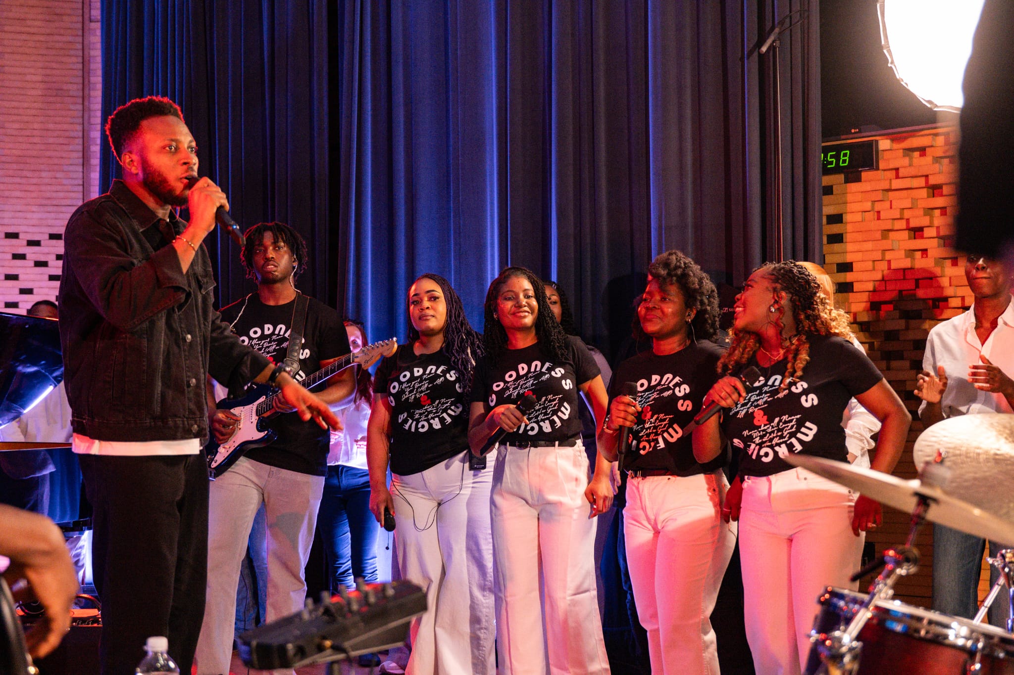 Live worship ministration